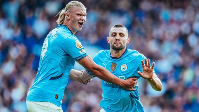 她一直关注 她一直关注